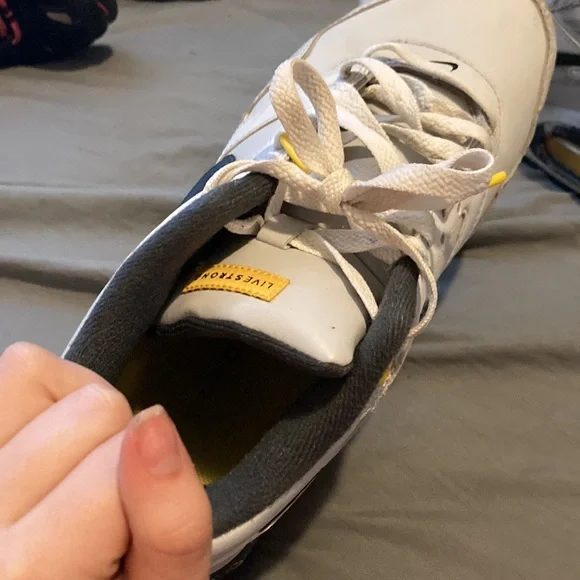 Nike - Picture 3 of 4